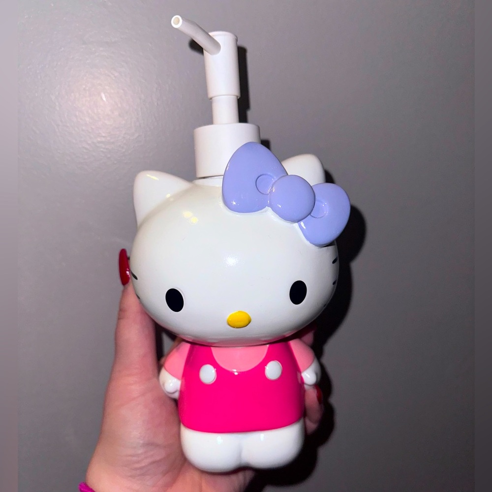 Hello kitty soap dispenser.